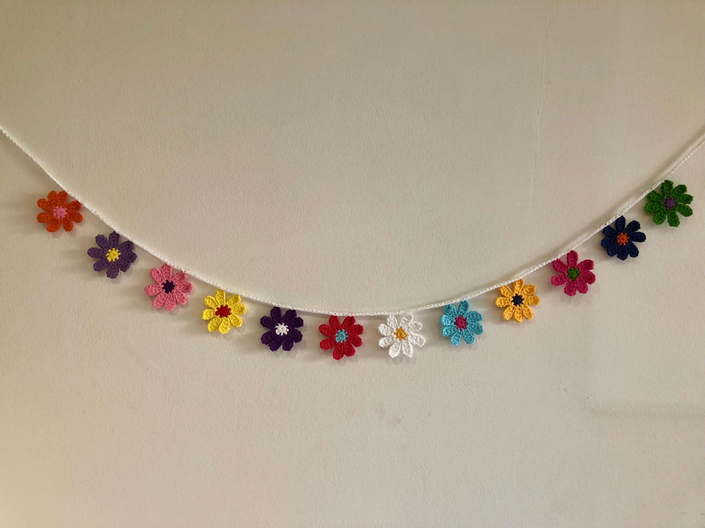 Daisy Flowers Garland - Handmade Crochet Wall / Festival / Garden / Party Decor