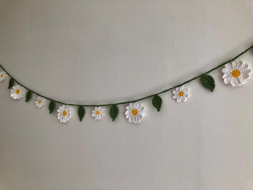 Daisy Chain Garland - Crochet Wall / Nursery / Garden / Party Decor