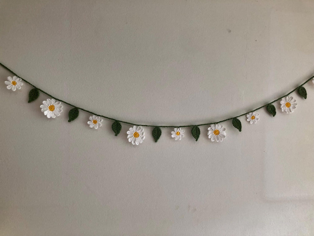 Daisy Chain Garland - Crochet Wall / Nursery / Garden / Party Decor
