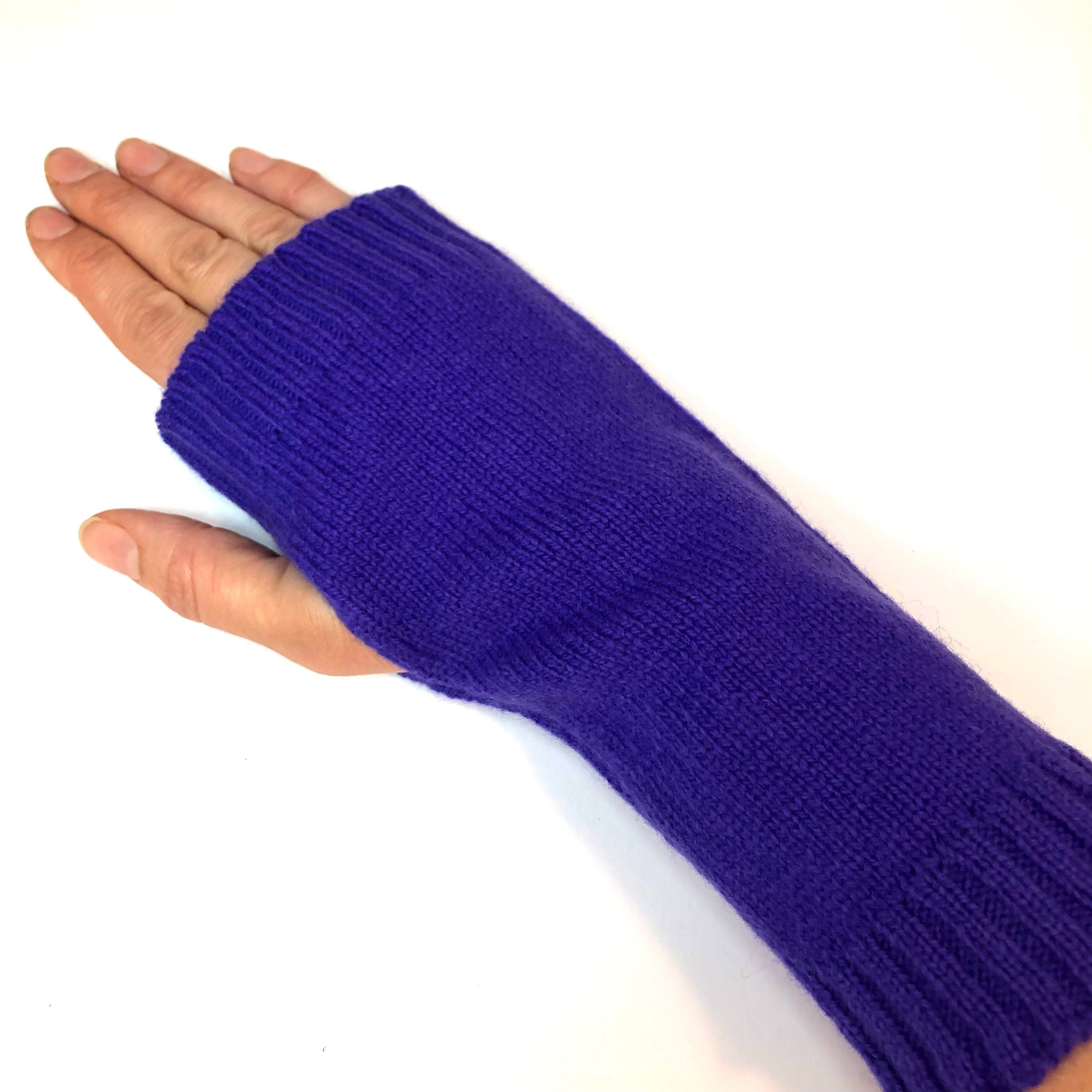 Purple Knitted Wristwarmers / Fingerless gloves / Adult size / Women / Lambswool