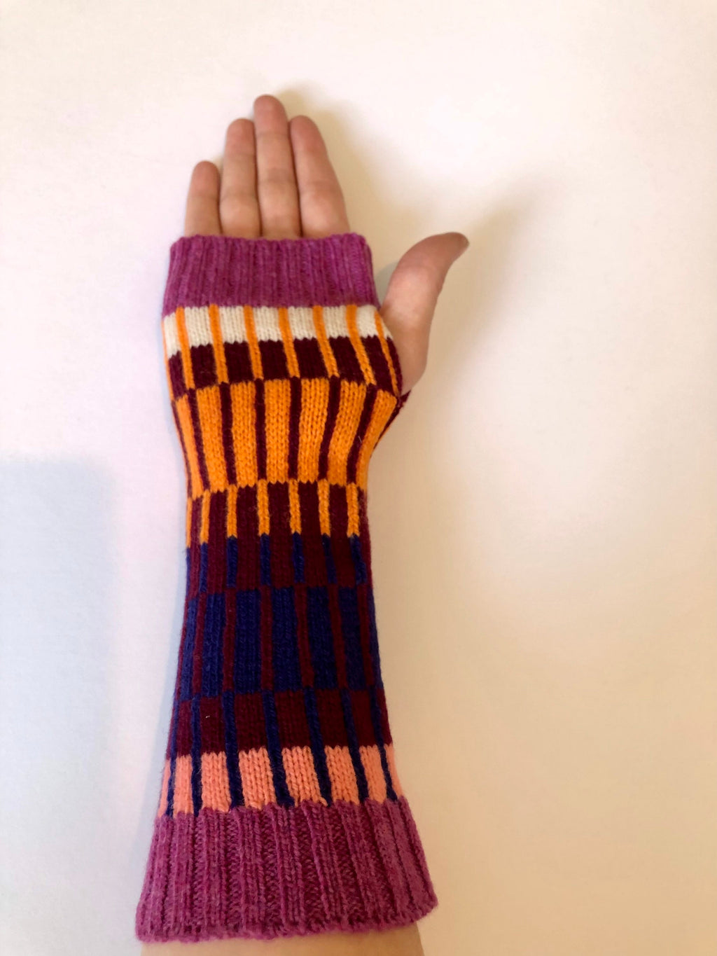 Wrist Warmers / Ladies Fingerless Gloves / Winter Mittens / Adult Size Handmade Knitted Lambswool Cosy Accessories