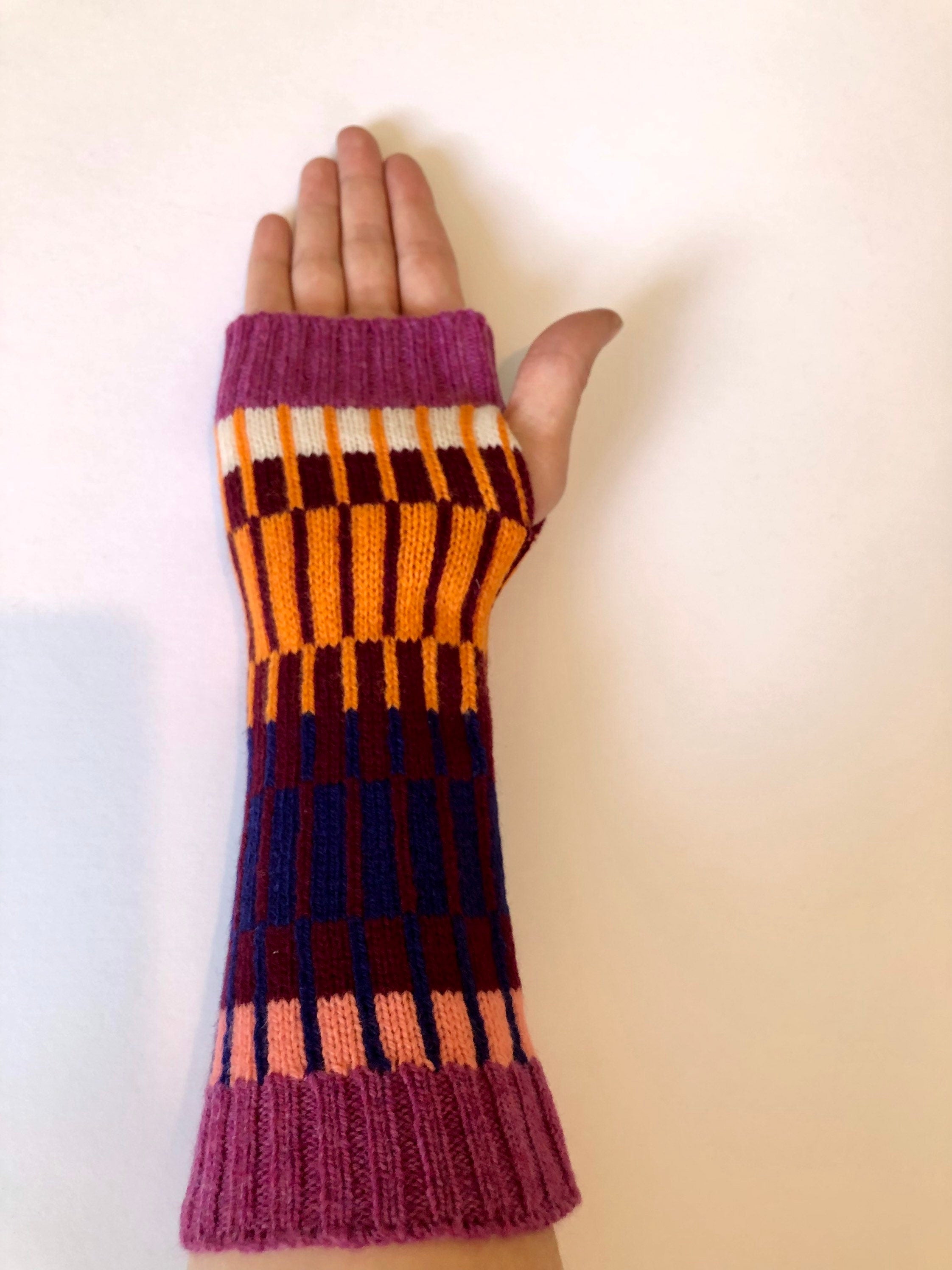 Wrist Warmers / Ladies Fingerless Gloves / Winter Mittens / Adult Size Handmade Knitted Lambswool Cosy Accessories