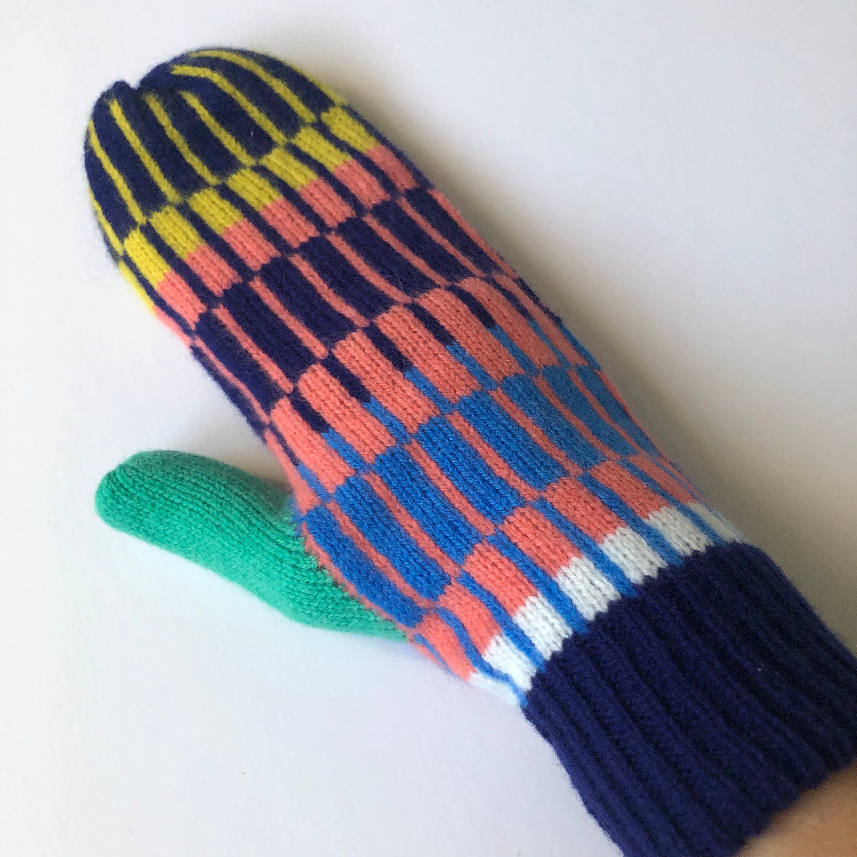 Mittens on a string for Women - Colourful Fairisle Nordic Lambswool Gloves with String or Loose.