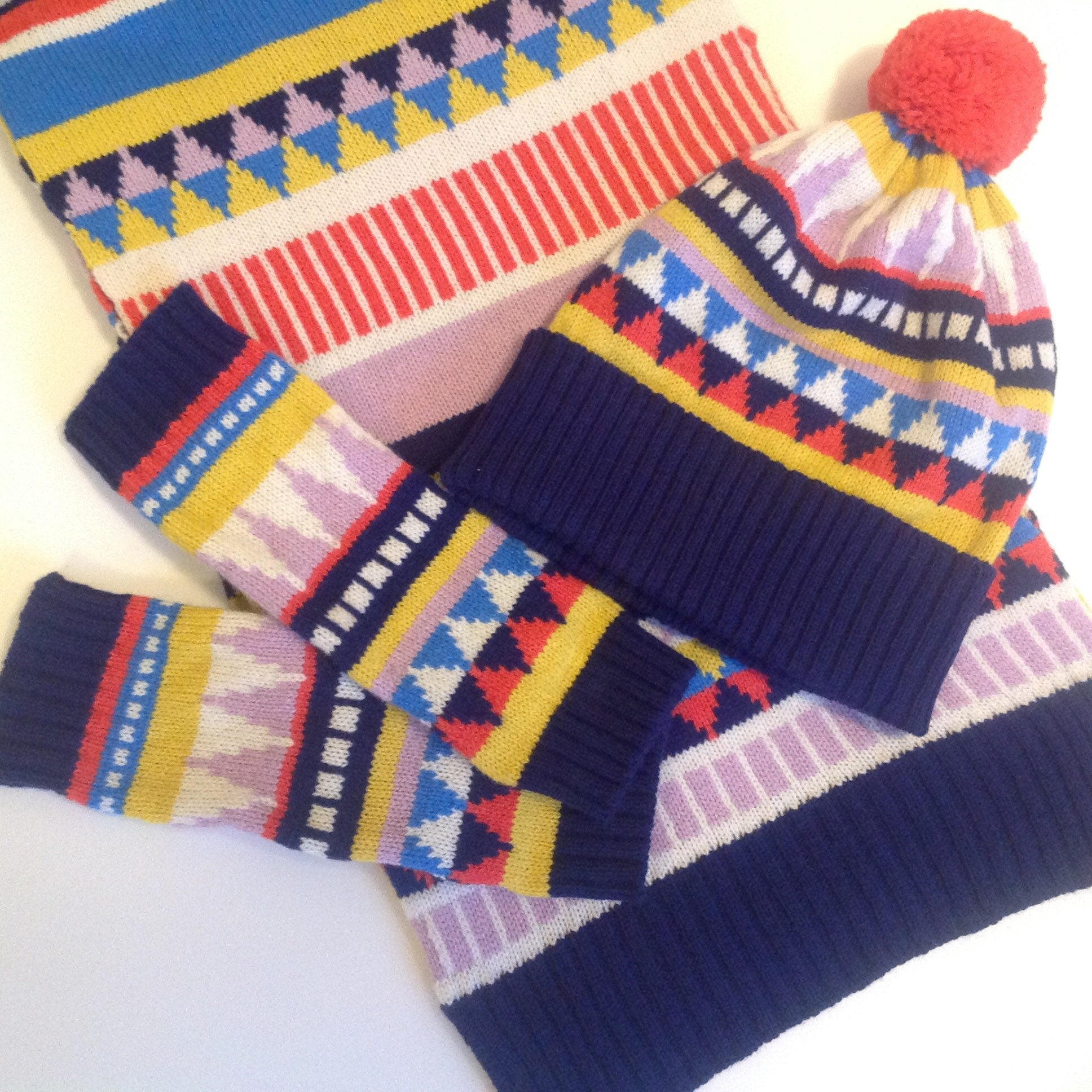 Handmade Lambswool Knitted Scarf: Geometric Fairisle Design