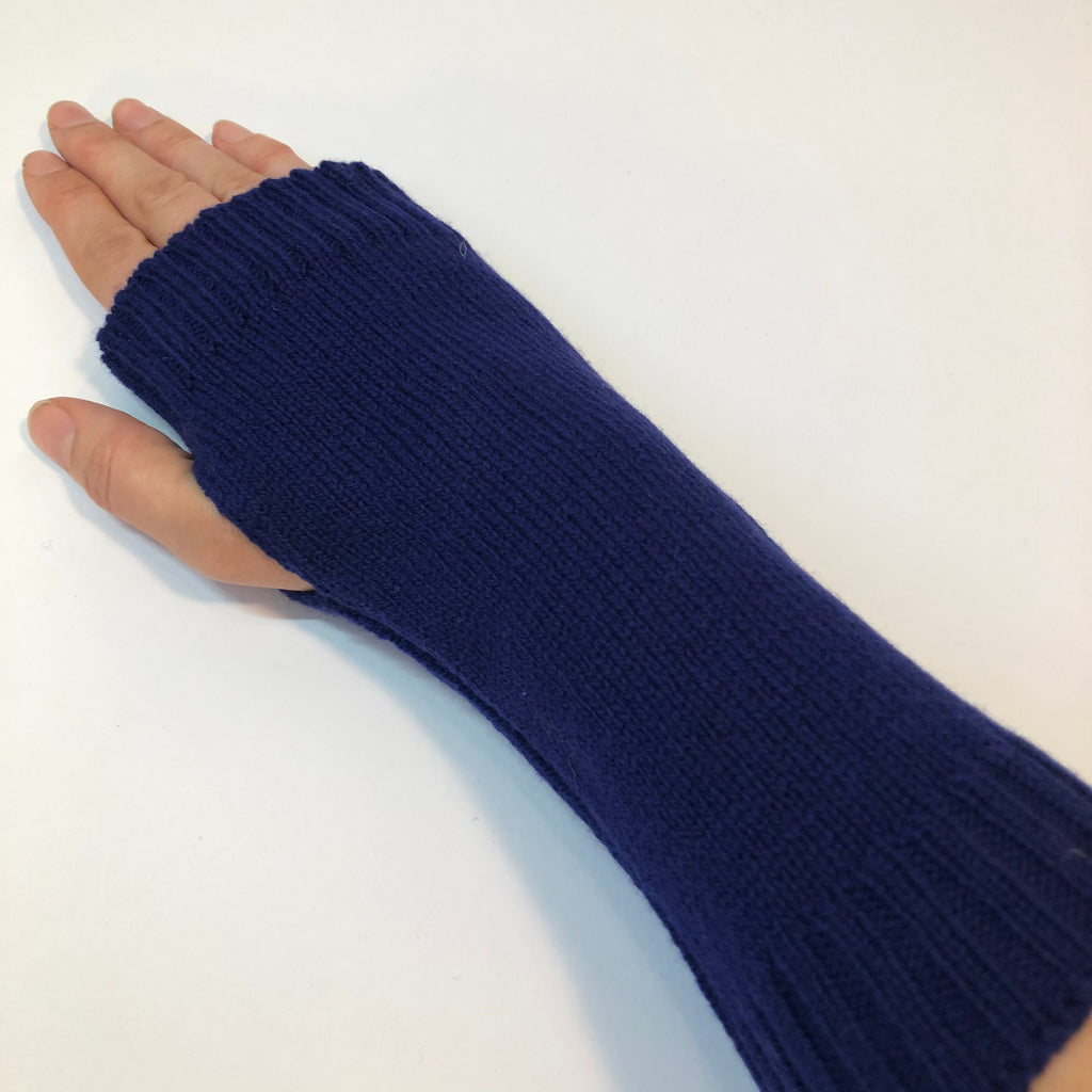 Navy Blue Womens Wristwarmers / Fingerless Gloves / Knitted in Lambswool