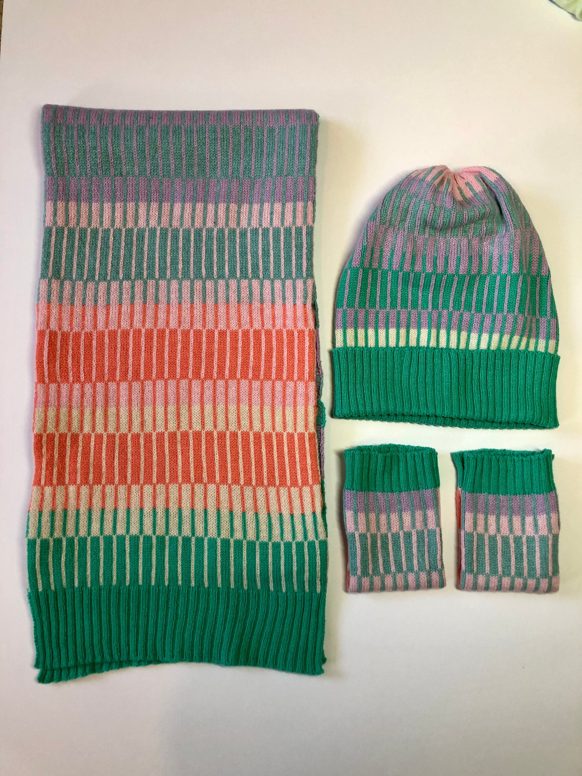 Knitted Wrist Warmers / Fingerless Gloves / Fairisle Lambswool Mittens