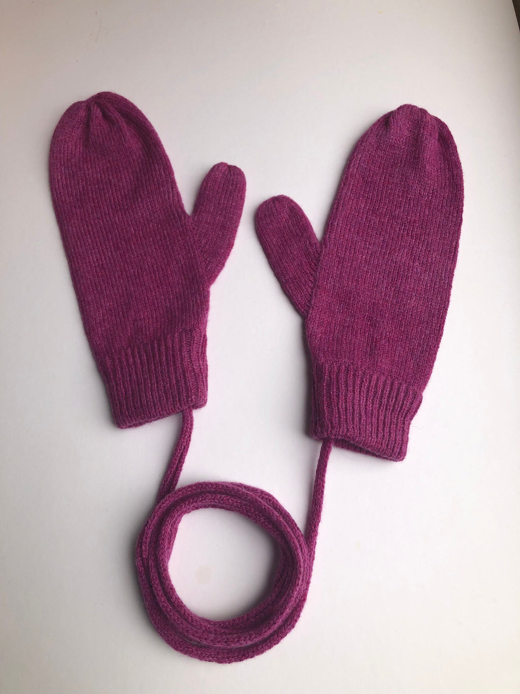 Dark Pink Ladies Mittens knitted in soft Lambswool
