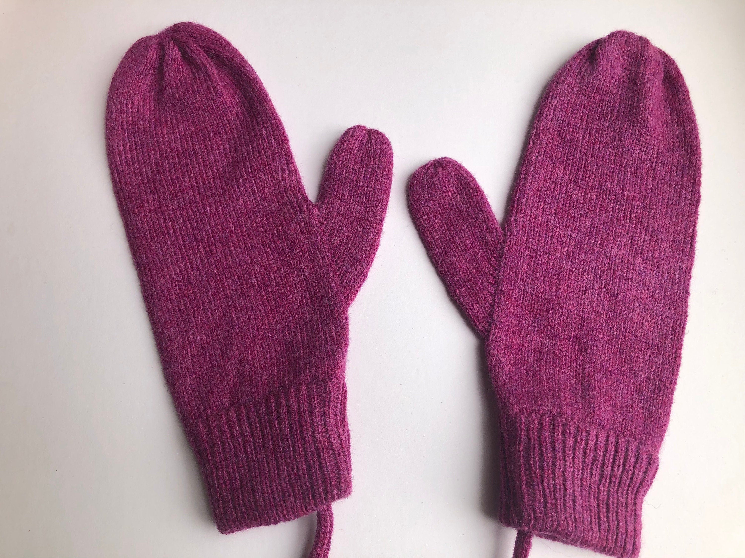 Dark Pink Ladies Mittens knitted in soft Lambswool