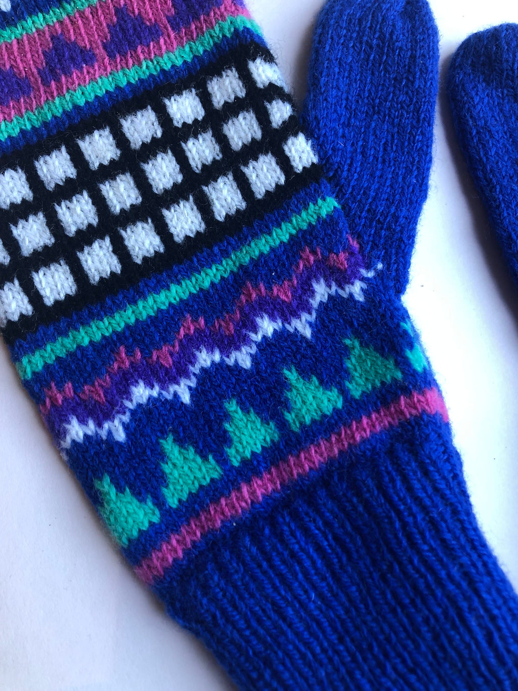 Retro Geometric Lambswool Mittens