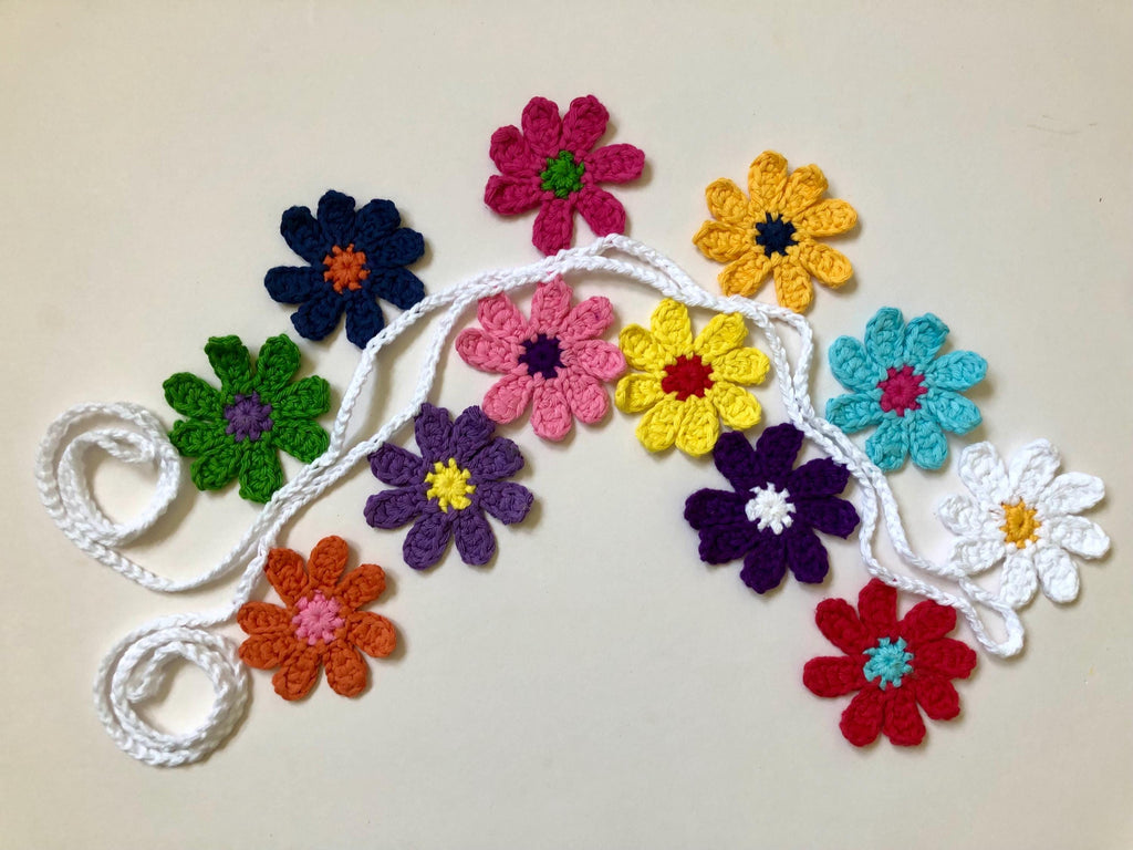 Daisy Flowers Garland - Handmade Crochet Wall / Festival / Garden / Party Decor