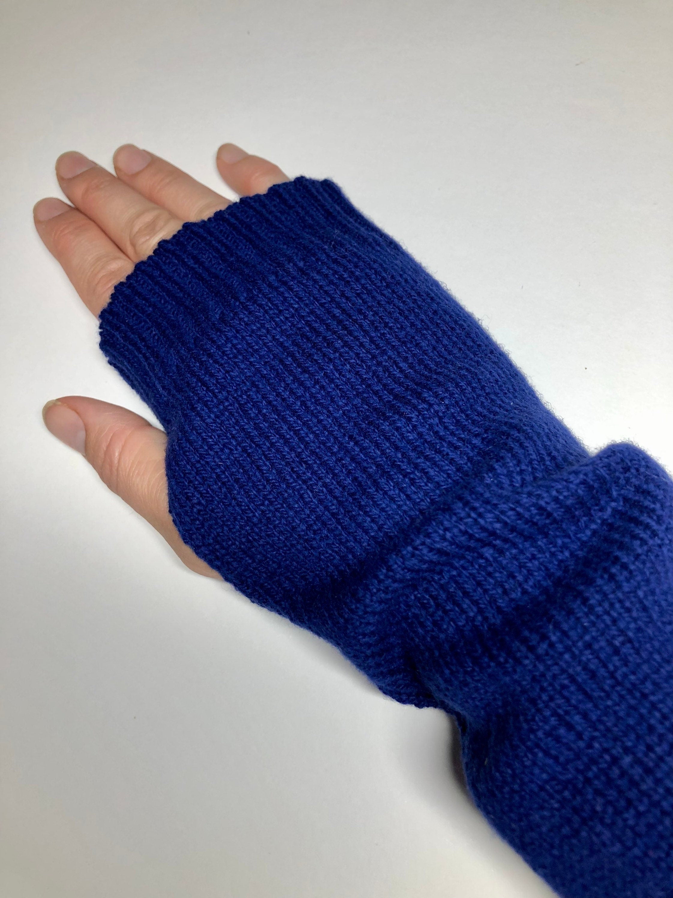 Navy Blue Womens Wristwarmers / Fingerless Gloves / Knitted in Lambswool