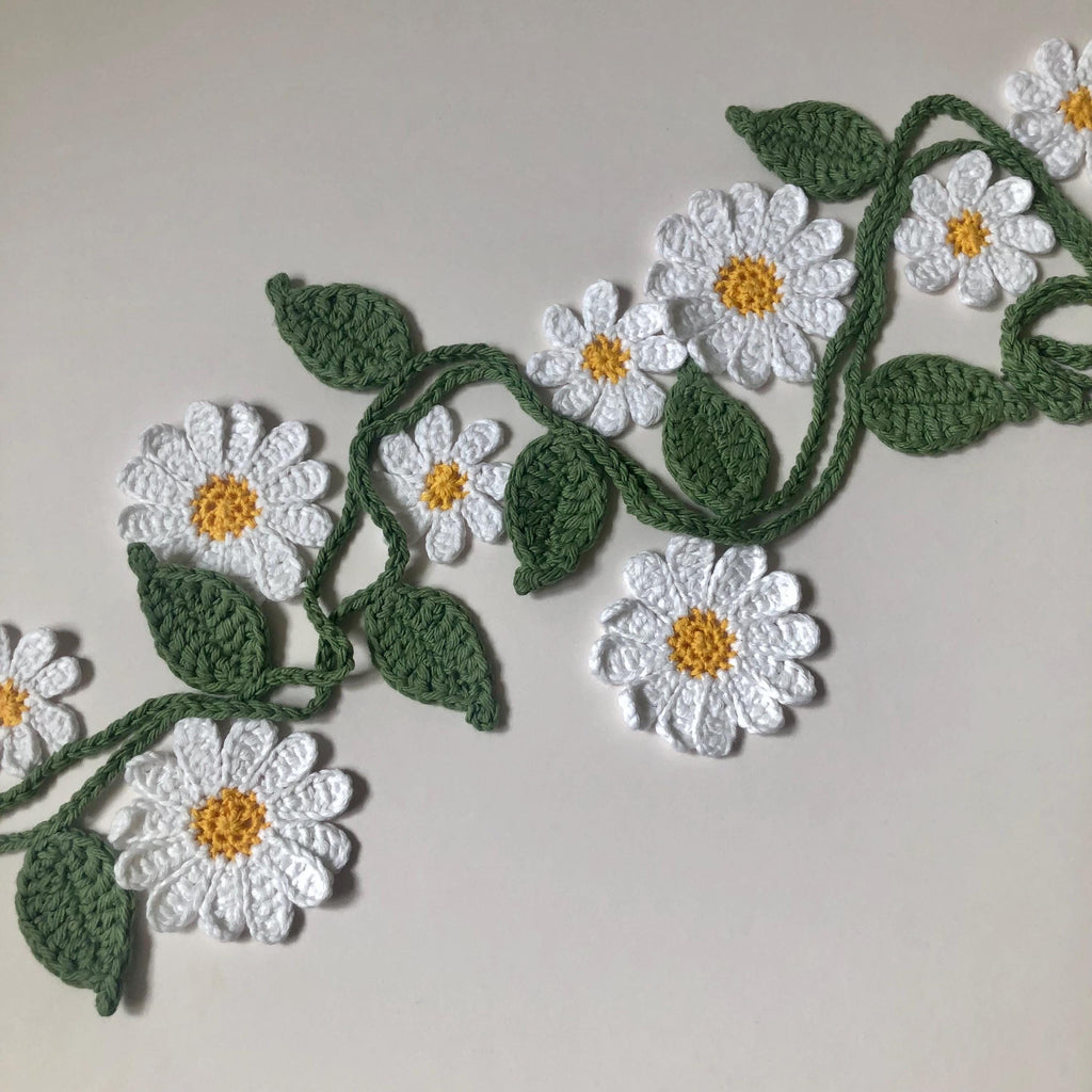 Daisy Chain Garland - Crochet Wall / Nursery / Garden / Party Decor