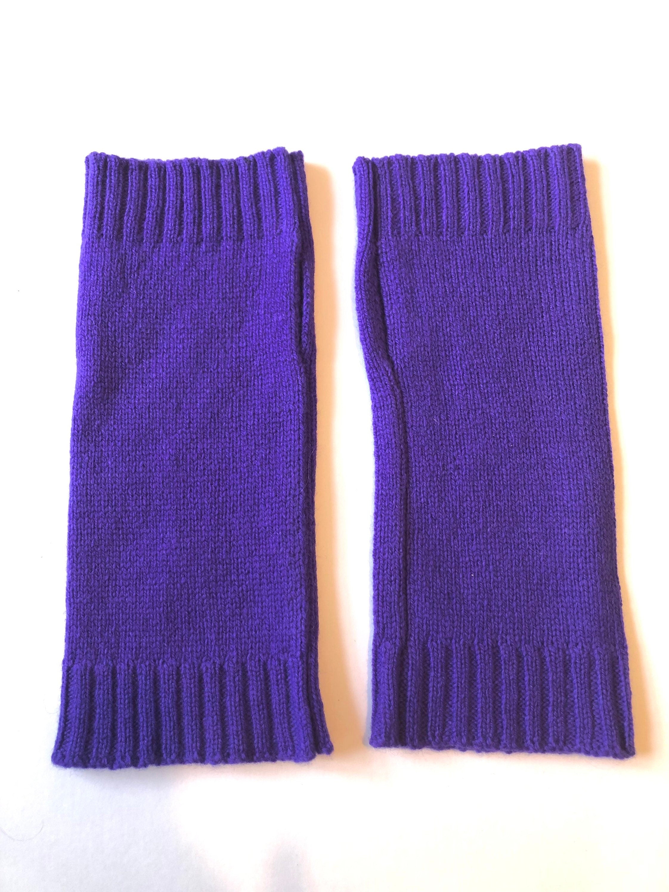 Purple Knitted Wristwarmers / Fingerless gloves / Adult size / Women / Lambswool