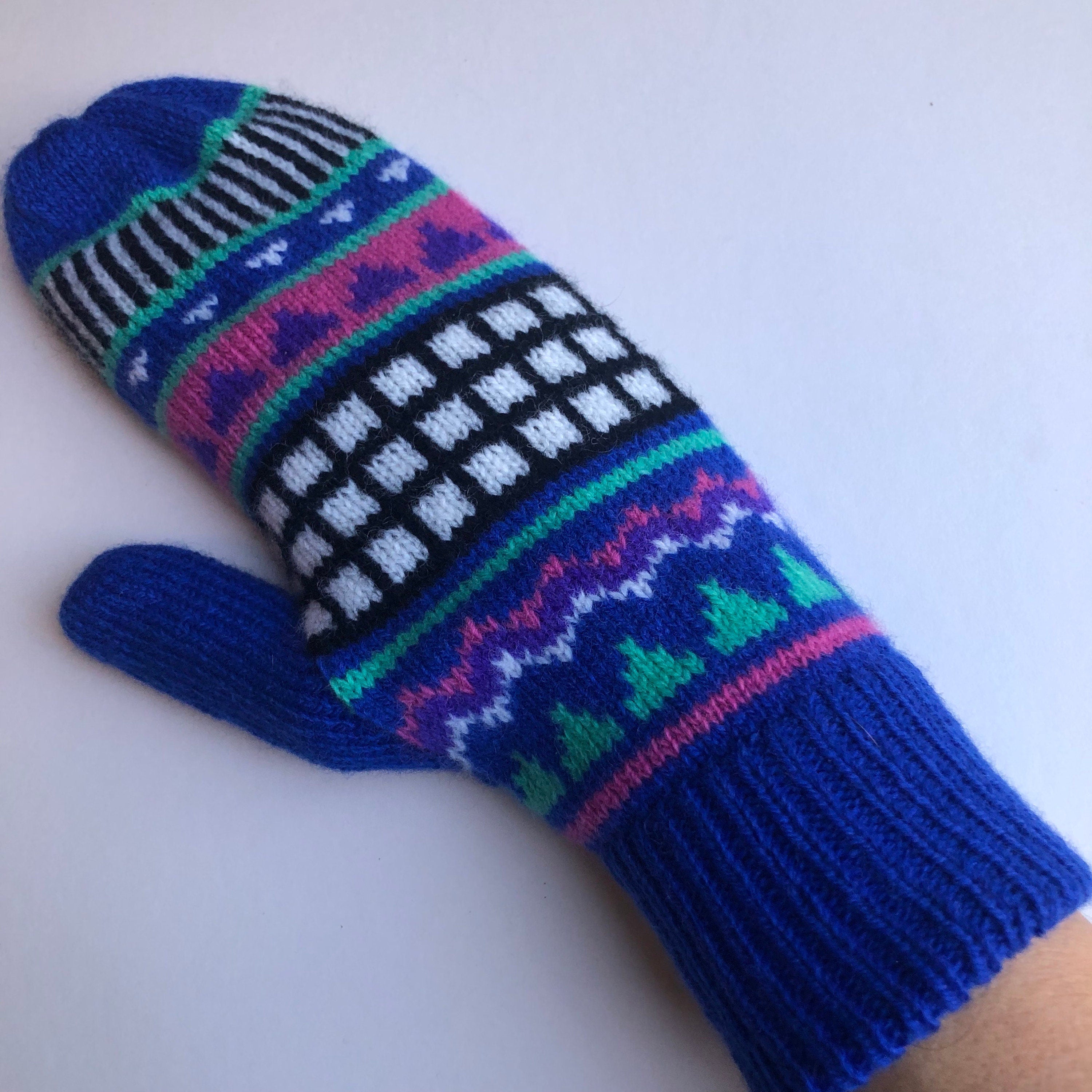 Retro Geometric Lambswool Mittens