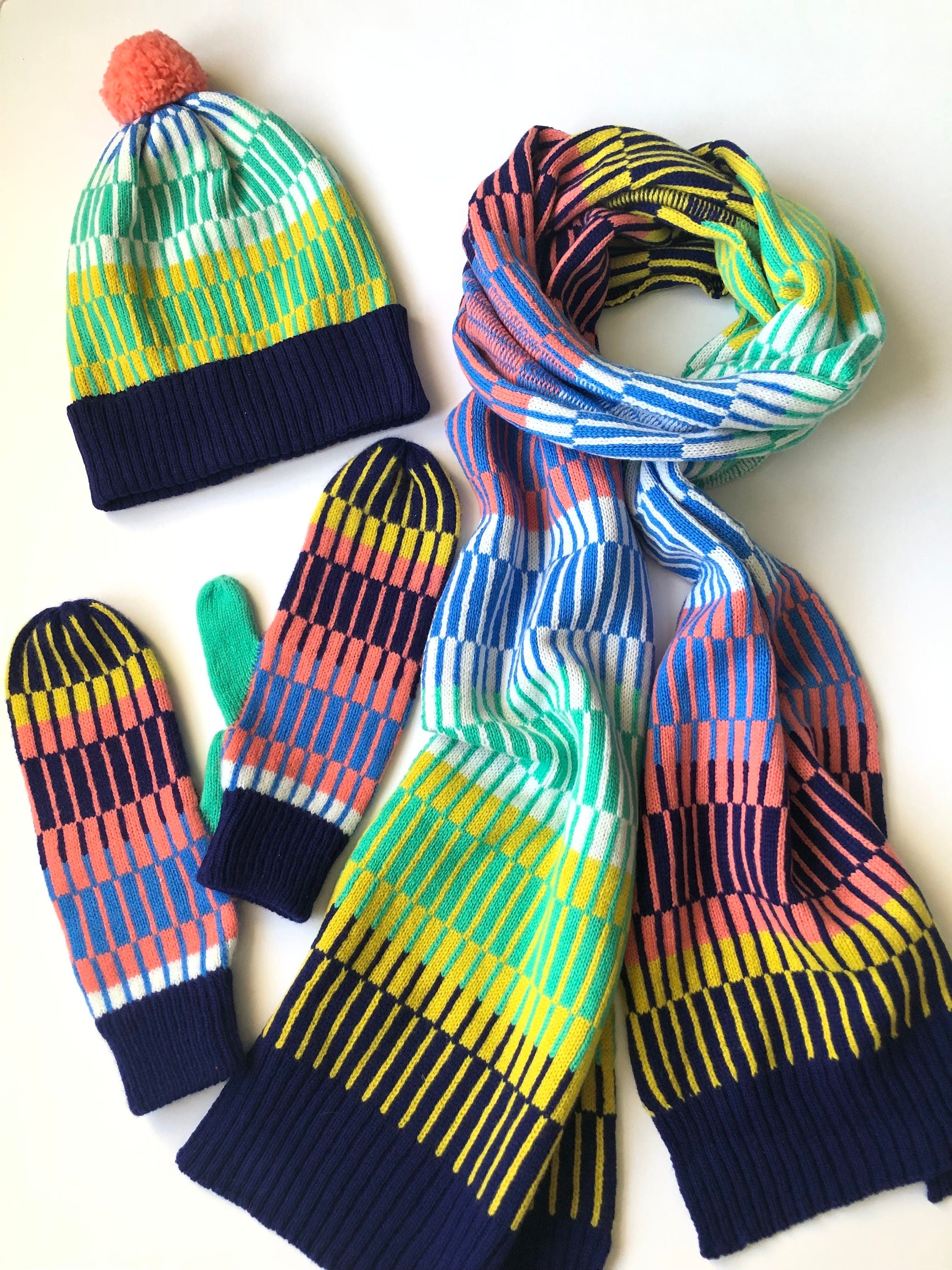 Mittens on a string for Women - Colourful Fairisle Nordic Lambswool Gloves with String or Loose.