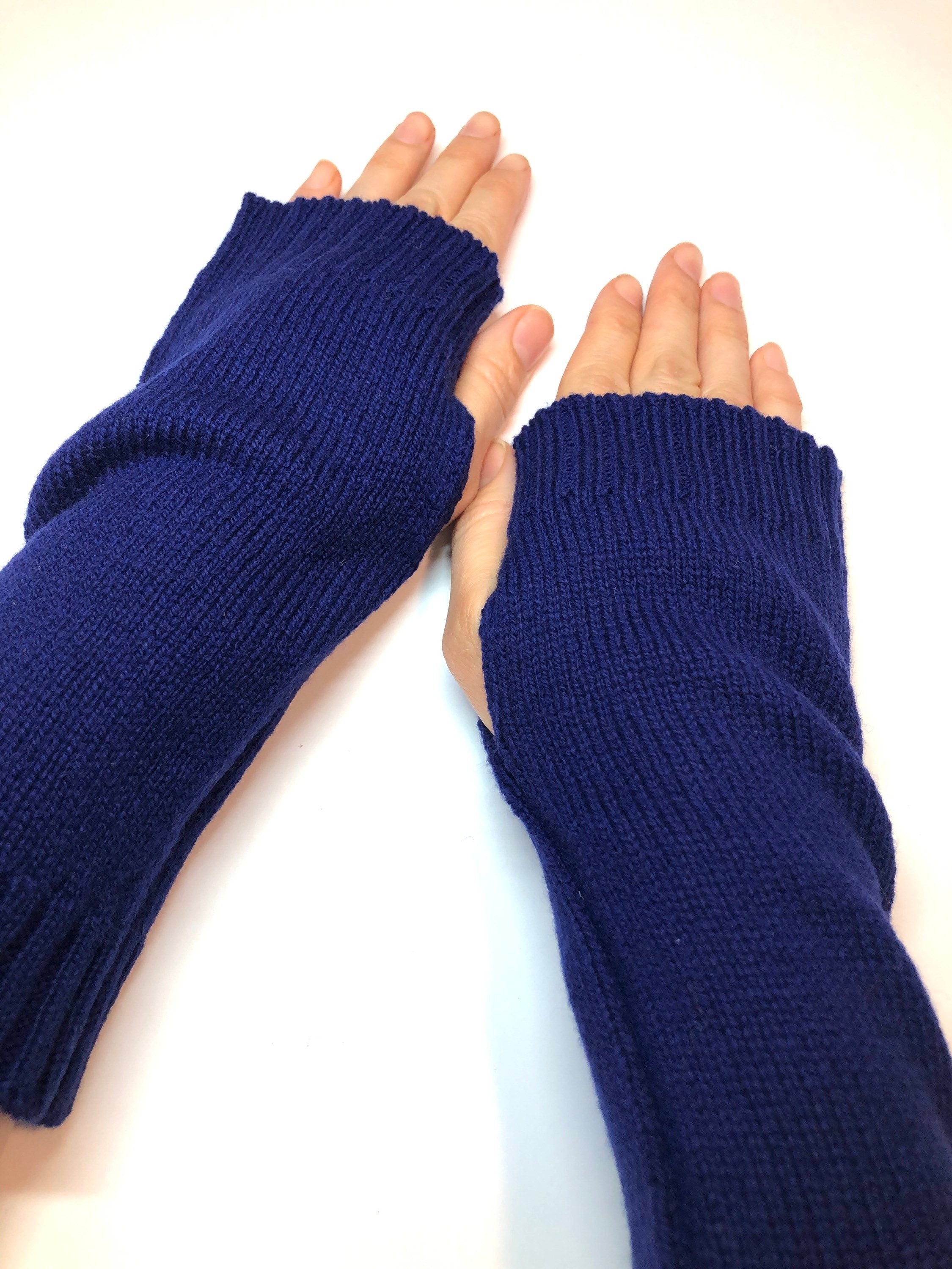 Navy Blue Womens Wristwarmers / Fingerless Gloves / Knitted in Lambswool